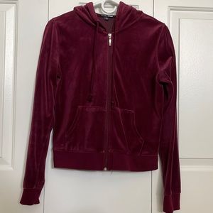 FASHION NOVA™ RED VELVET CROPPED ZIP-UP HOODIE